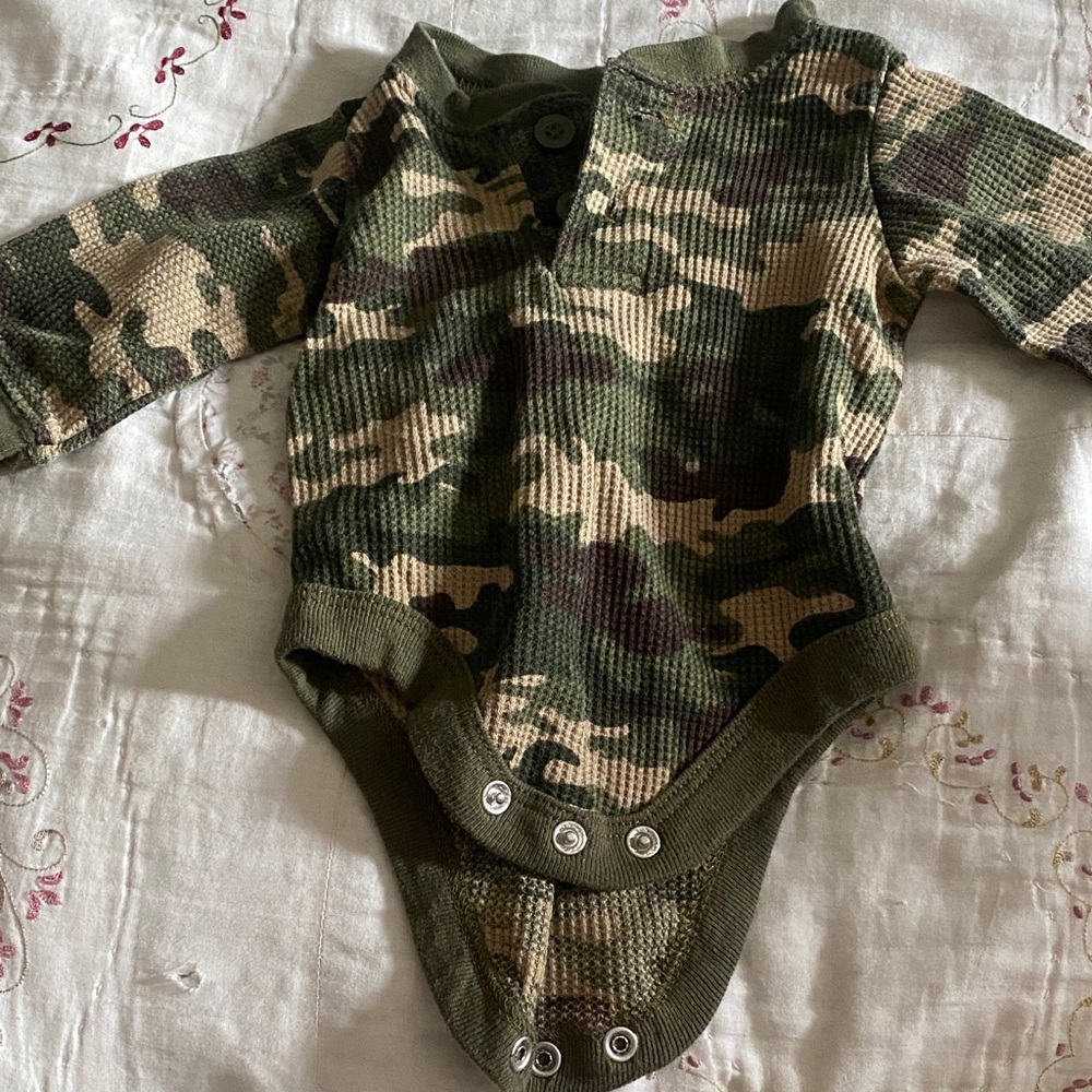 Garanimals Green Camouflage Long Sleeve Bodysuit
